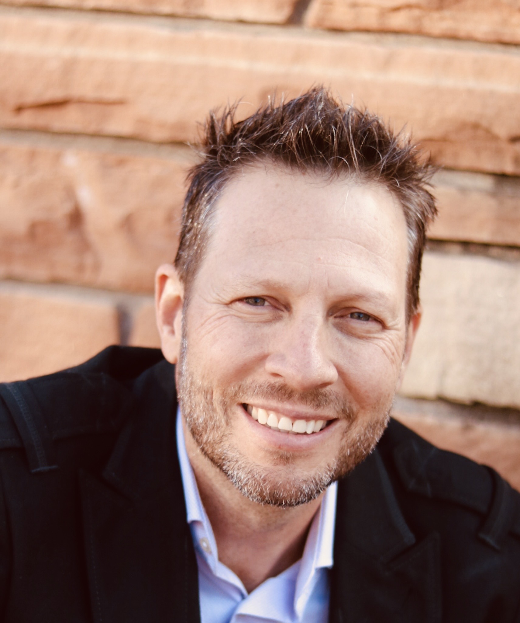 Derek L Hendricks